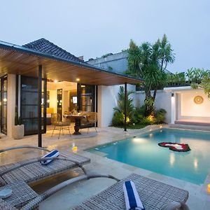 The Kon'S Villa Bali Seminyak